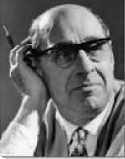 Qui est le dessinateur de cette voiture ?