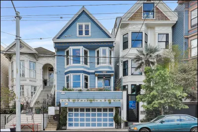 Maxime Le Forestier chantait "une maison bleue accrochée à la colline..." Dans quelle ville ?