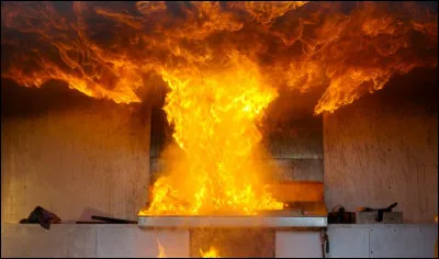 ''Mettre de l'huile sur le feu'' est une expression qui caractérise le fait de calmer une situation tendue.