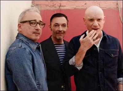 Le groupe de musique ''Louise Attaque'' a été formé en 2004.