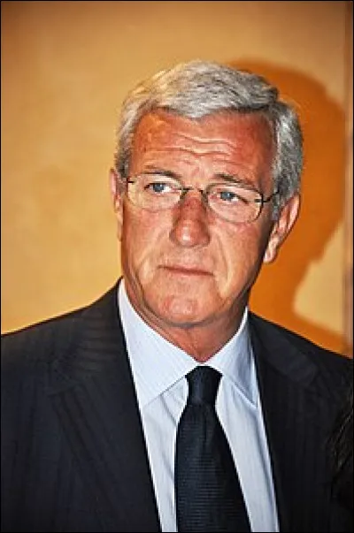À la fin de l'Euro 1996, Marcello Lippi s'offre les service de Zidane, qui s'envole pour le Piémont. Sa première saison est une réussite et remporte deux trophées. Lequel n'a-t-il pas remporté au cours de cette saison ?