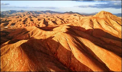 Le désert de Fuerteventura se trouve dans un archipel volcanique, mais lequel ?