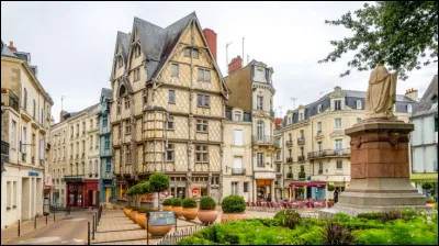 Dans quel département se trouve Angers ?