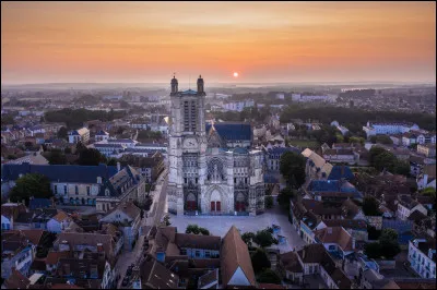 Dans quel département se trouve Troyes ?