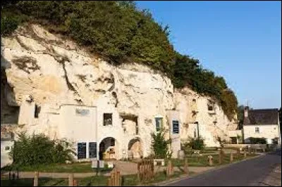 Nous partons dans les Pays-de-la-Loire visiter la partie troglodyte du village de Turquant. Nous sommes dans le Saumurois, dans le département ...