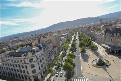 Dans quel département se trouve Valence ?