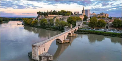 Dans quel département se trouve Avignon ?