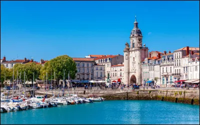 Dans quel département se trouve La Rochelle ?