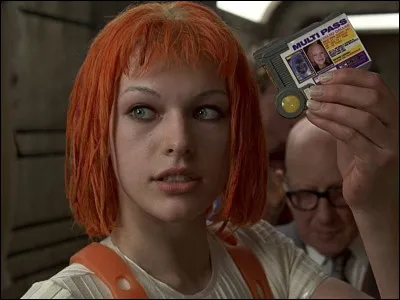 Que dit toujours Leeloo quand elle montre sa carte ?