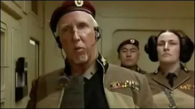 Quelle mission le général Munro donne-t-il à Korben Dallas ?