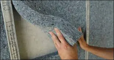 Quel est le nom de ce matériau surtout utilisé pour l'isolation intérieure des murs ?