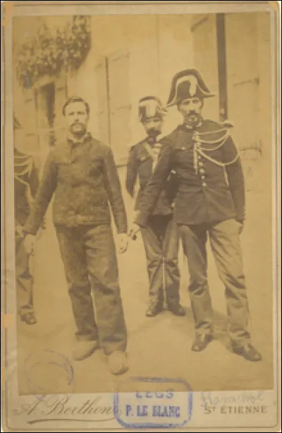 Savez-vous qui était surnommé le Rocambole de l'anarchisme ? François Claudius Koënigstein dit Ravachol. Cet ouvrier français bascule dans l'anarchisme après l'affaire de Clichy (un procès injuste envers des manifestants. Il commet assassinats politiques et attentats. Arrêté le 30 mars 1892 il est...