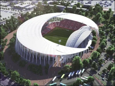 C'est le domicile du Clermont Foot 63. Avec une capacité d'environ 11 000 spectateurs. Quel est son nom ?