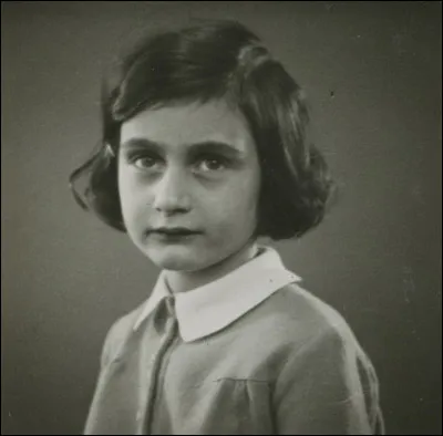 Quel est donc le dernier anniversaire quAnne Frank passe en liberté, avant quelle ne voie plus la lumière du jour, cloîtrée dans sa cachette ?