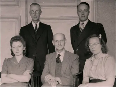 Quest-ce qui provoque cette fuite durant lété 1942 ?