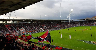 C'est le domicile de l'équipe de rugby à XV du Stade toulousain. Il est doté d'une capacité d'environ 19 000 places. Quel est son nom ?