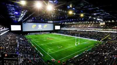 Situé à Nanterre près de Paris, c'est le stade du Racing 92 (Racing Métro 92). Il est doté d'une capacité d'environ 32 000 places. Quel est son nom ?