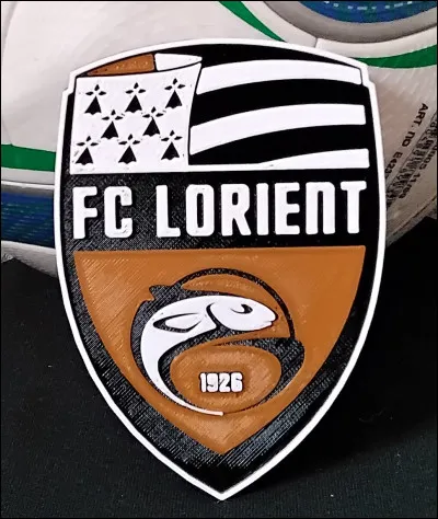 Le FC Lorient a été entraîné pendant près de vingt ans par un ancien joueur breton qui était aussi professeur de mathématiques. Comment se nommait cet entraîneur ?
