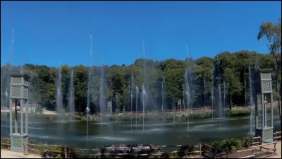 Dans ''Les Grandes Eaux'', la musique est composée par :