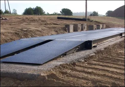 Lequel de ces films de 1975 a été réalisé par Guy Gilles ?