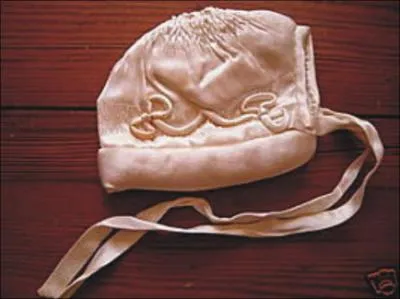 Quand commence l'utilisation de ce genre de bonnet, appel capote, qui durera jusque dans les annes 60 avant d'tre remplac par la cagoule ?