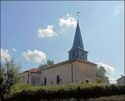 Nous sommes en Lorraine, devant l'église de la Nativité-de-Notre-Dame, à Balléville. Village de l'aire d'attraction Néocastrienne, il se situe dans le département ...