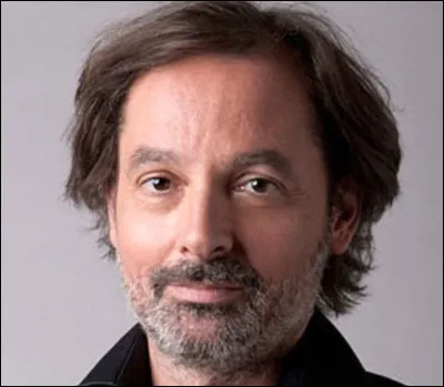 Qui est cet humoriste, interprète du sketch ''Les moustiques'' ?