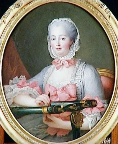 Lors de salons littéraires, Madame de Pompadour a pu rencontrer Voltaire.