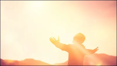 Comment nomme-t-on une attitude de reconnaissance envers Dieu ?