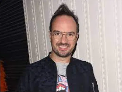 Médias et divertissements : Quel est le prénom de l'humoriste Jarry ?