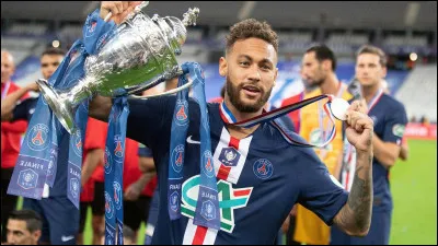 Combien de trophées a-t-il remporté avec Paris ?
