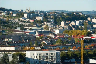 Onet-le-Château, 11 700 habitants et 3e ville du département, appartient à l'agglomération de ...