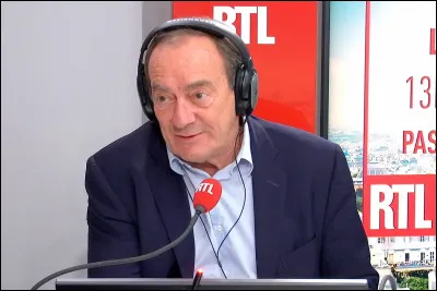 Quelle personnalité politique a cité puis par la suite popularisé le terme ''carabistouille'' lors d'une interview face à Jean-Pierre Pernaut en 2018 ?