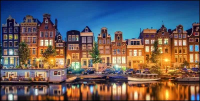 Dans quel sport se dispute le Tour des onze villes aux Pays-Bas  ?