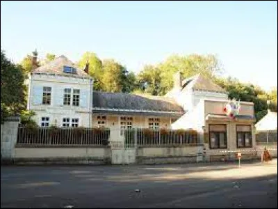 Nous sommes en Bourgogne-Franche-Comté, à Merry-Sec. Commune de l'aire d'attraction Auxerroise, elle se situe dans le département ...