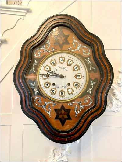 Quelle heure est-il quand l'horloge sonne 25 coups ?