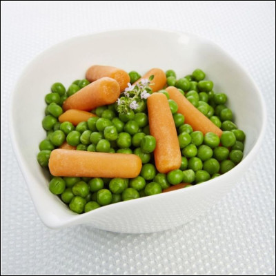 C'est quoi un petit pois avec une épée face à une carotte avec une épée ?