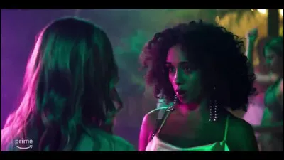 Qui enferme Noah dans l'armoire lors d'une soirée ?