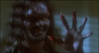 Une journaliste vedette de la télévision obtient un entretien d'un tueur en série, il lui donne rendez-vous dans la cabine d'un sex-shop !