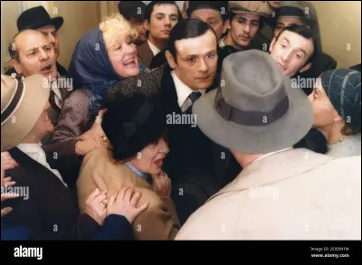 "Violette Nozières" est le titre d'un film interprété par Isabelle Huppert.