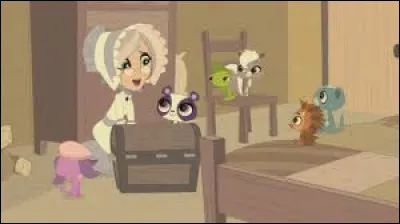 Dans "Le tr&eacute;sor d'Henrietta Twombly", qu'est-ce que Henrietta a cach&eacute; dans son coffre ?