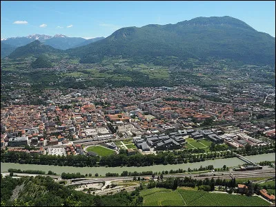 Sous quel autre nom est connu le combat de Ploërmel du 25 mars 1351 ?