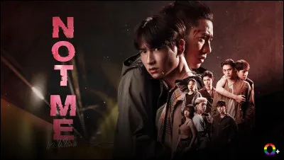 Dans "Not Me" pourquoi White prend-il la place de son frère jumeau ?