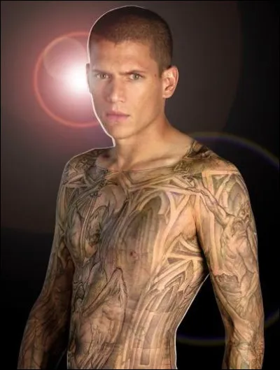 Dans quelle série Michael Scofield a-t-il un plan tatoué sur le corps ?