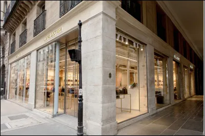 Quelle marque de maroquinerie de luxe ne porte pas le nom de son fondateur ?