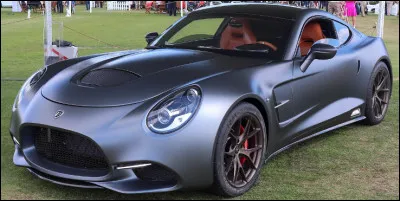 Quel constructeur automobile italien ne porte pas le nom de son fondateur ?