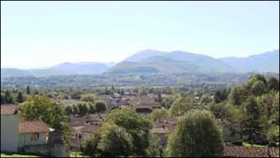 Commune occitane, dans l'arrondissement de Bagnères-de-Bigorre, Saint-Laurent-de-Neste se situe dans le département ...
