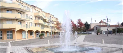 Riorges, 10 900 habitants et 9e ville du département, appartient à l'agglomération de ...