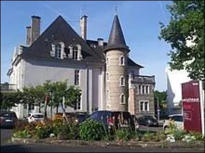 Billère, 13 200 habitants et 8e ville du département, appartient à l'agglomération de ...