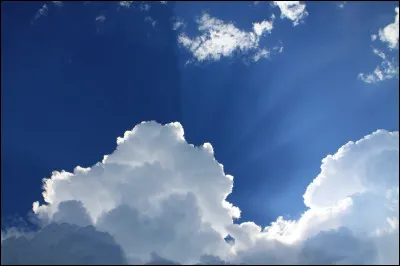 Quel est le nuage associé à l'orage ?